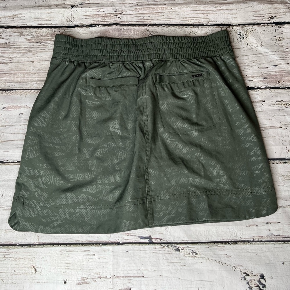 Orvis Green Camo Embossed Athletic Skort Size XS - Picture 7 of 7
